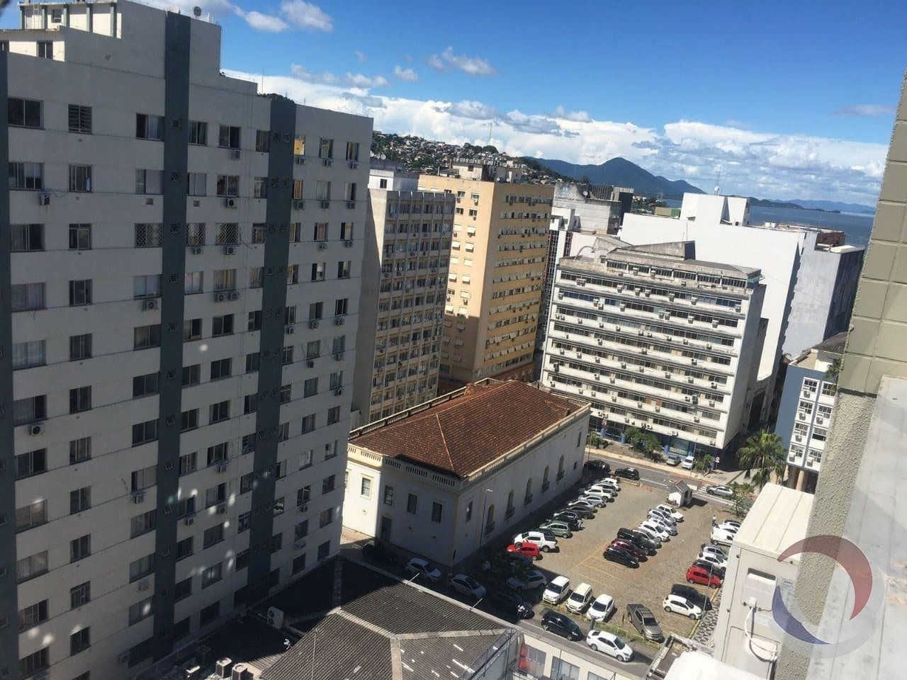 02ymyr-iyII65959_2590064e653f5a4c5c.jpg