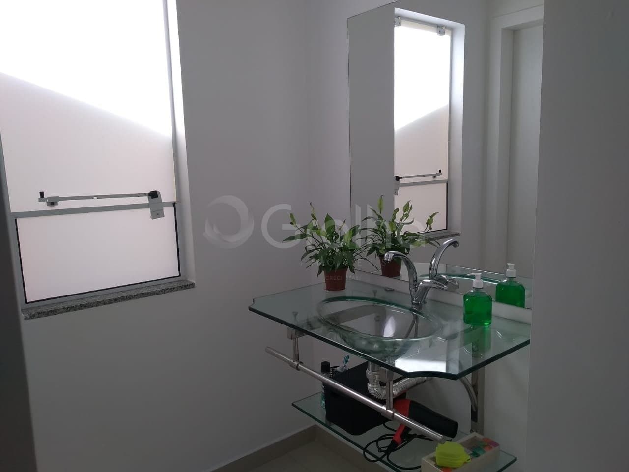 0e7j6n-iVYUdmVKt_2721368c9592471910.jpg