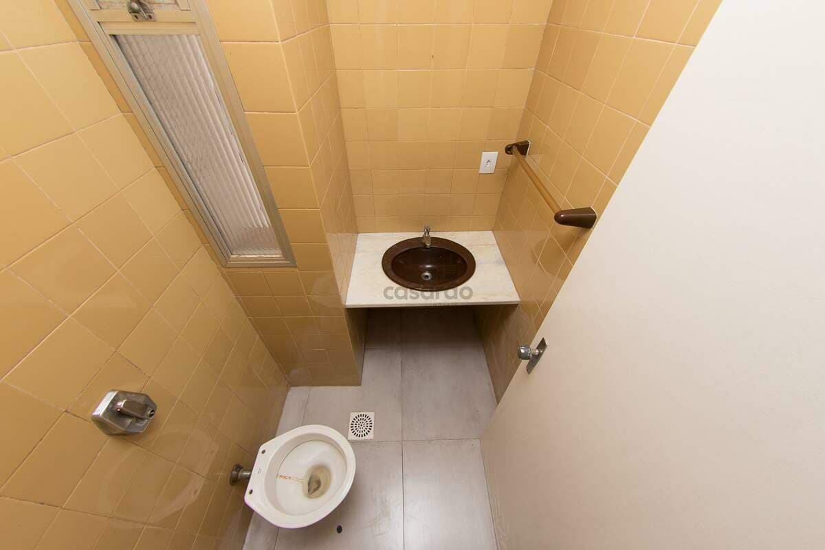 0l87gk-predio-no-pelotas-banheiro.jpg