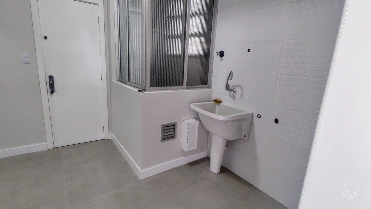 0myny-i33SUWy5_34042666cadf6c2a49.jpg