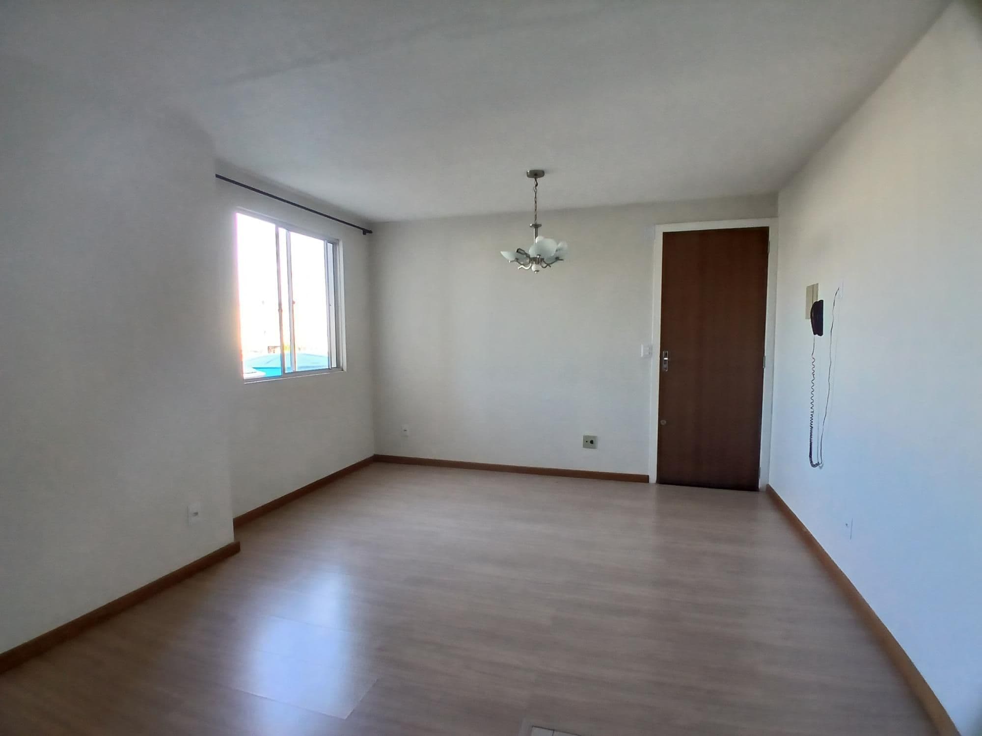 1eqc7r-img-307860185