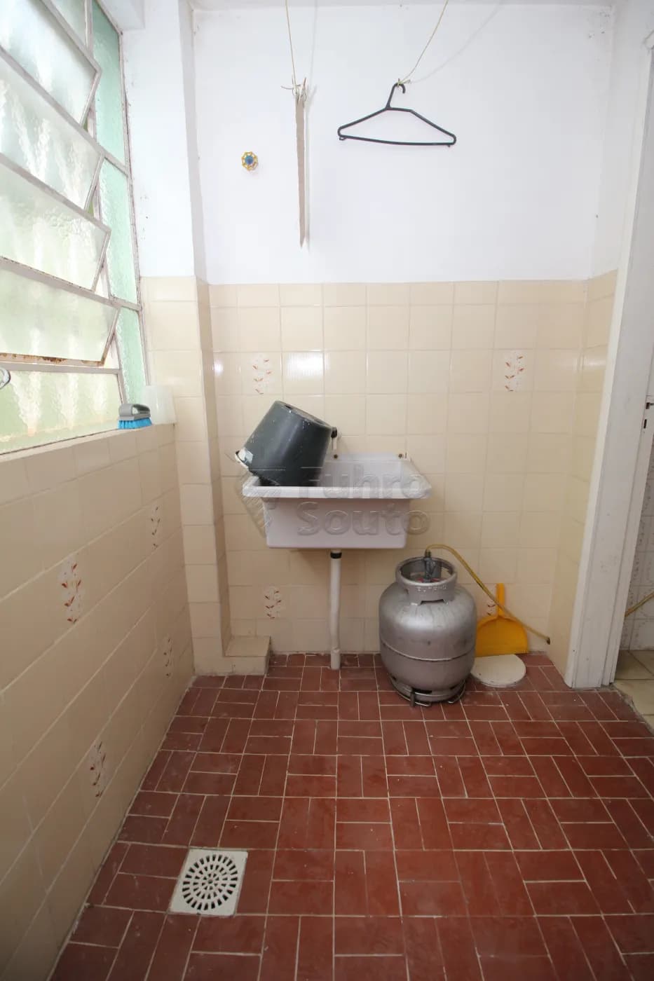1uhhc4-area-de-servico.webp