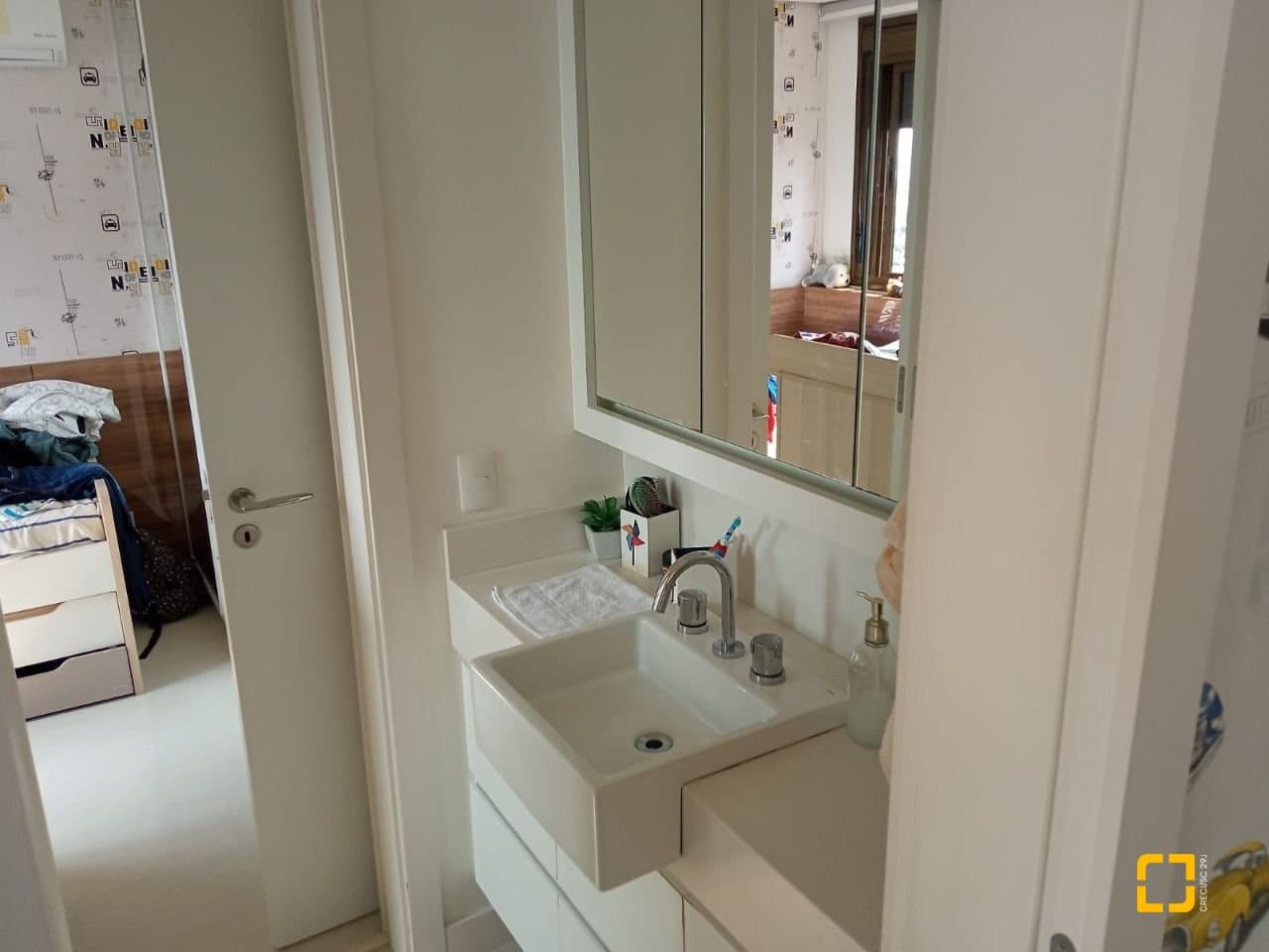 27m2q-i1j328_5001367092eac4eb47.jpg