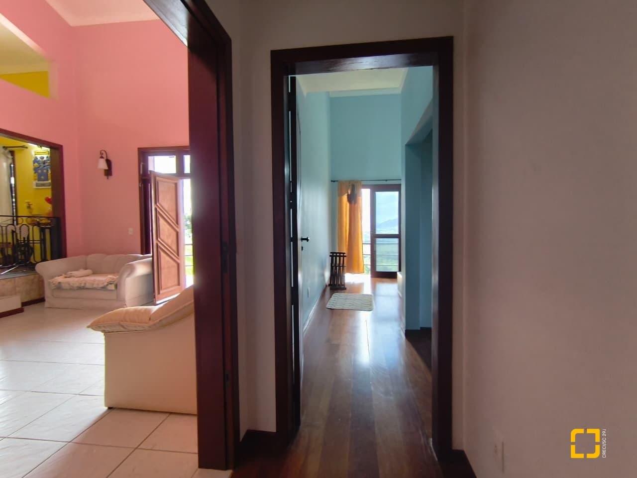 283ndu-iX2pA_5711968d7342e3e794.jpg