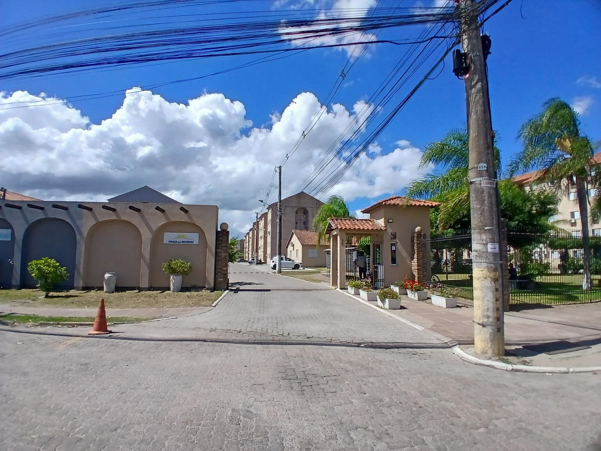 2tbkcr-img-285600741