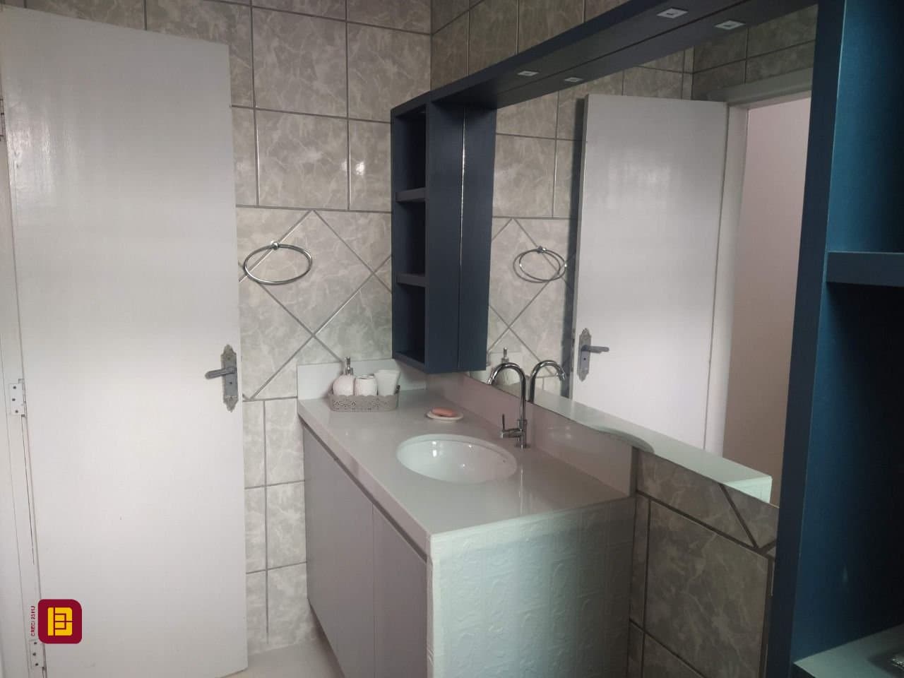 2y92nw-i3MiY1jb1324paz4a_467576650a9bf83d81.jpg