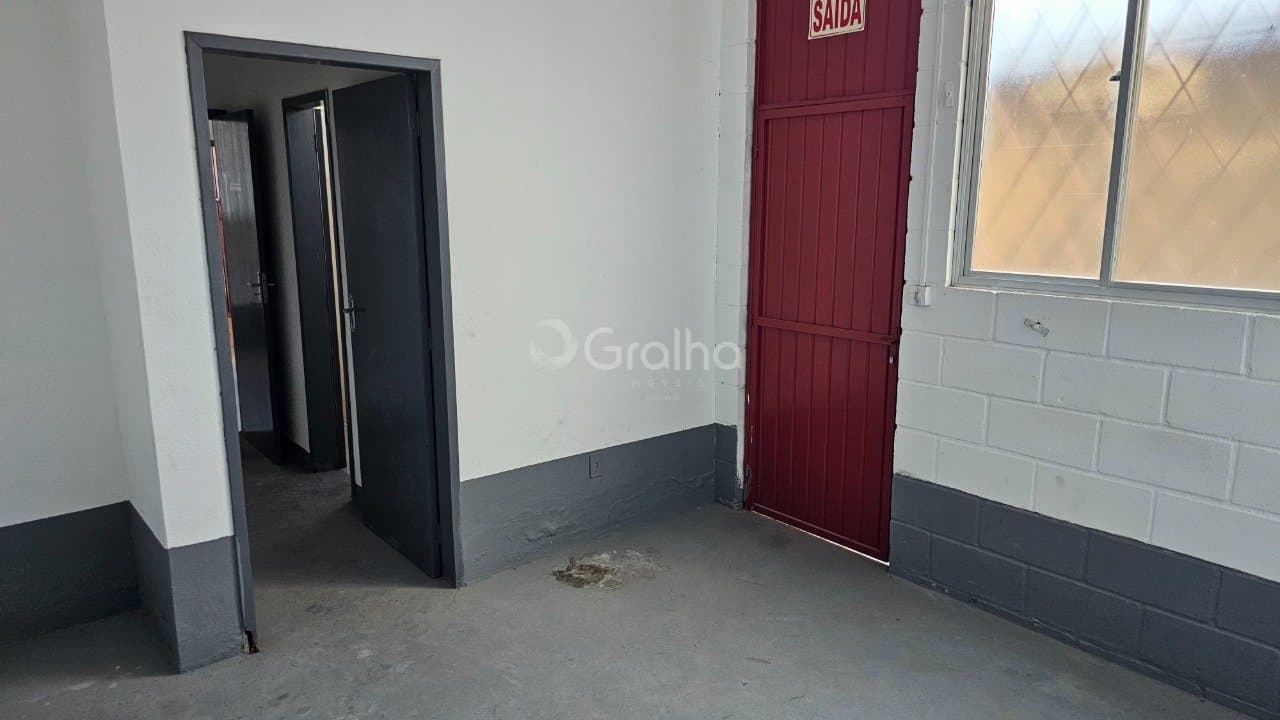 3sqsj-iR5xU_39228687933be5c69d.jpg