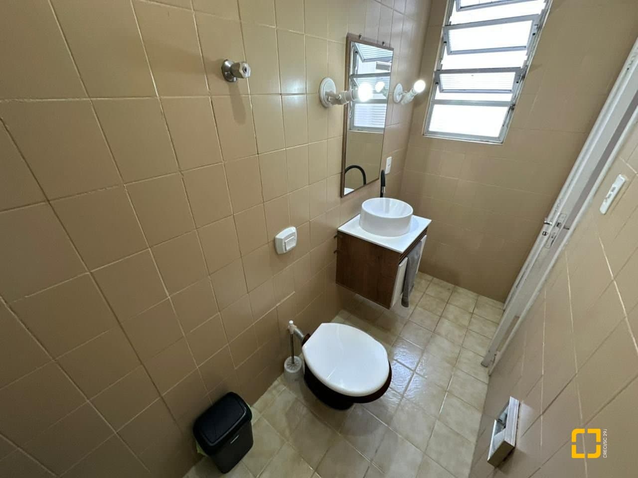 49w2xr-iSia52946TyH7y5_58478699cb3ed9d103.jpg