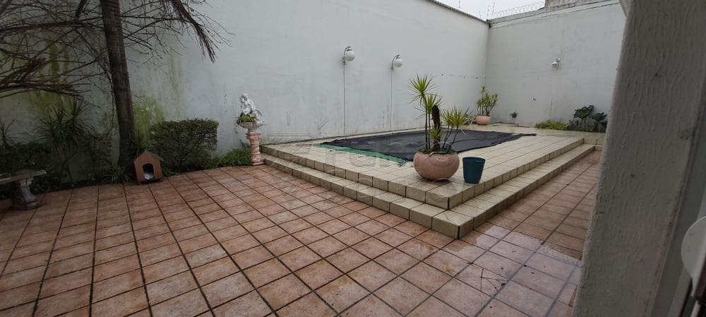 4qgkgr-piscina.jpg