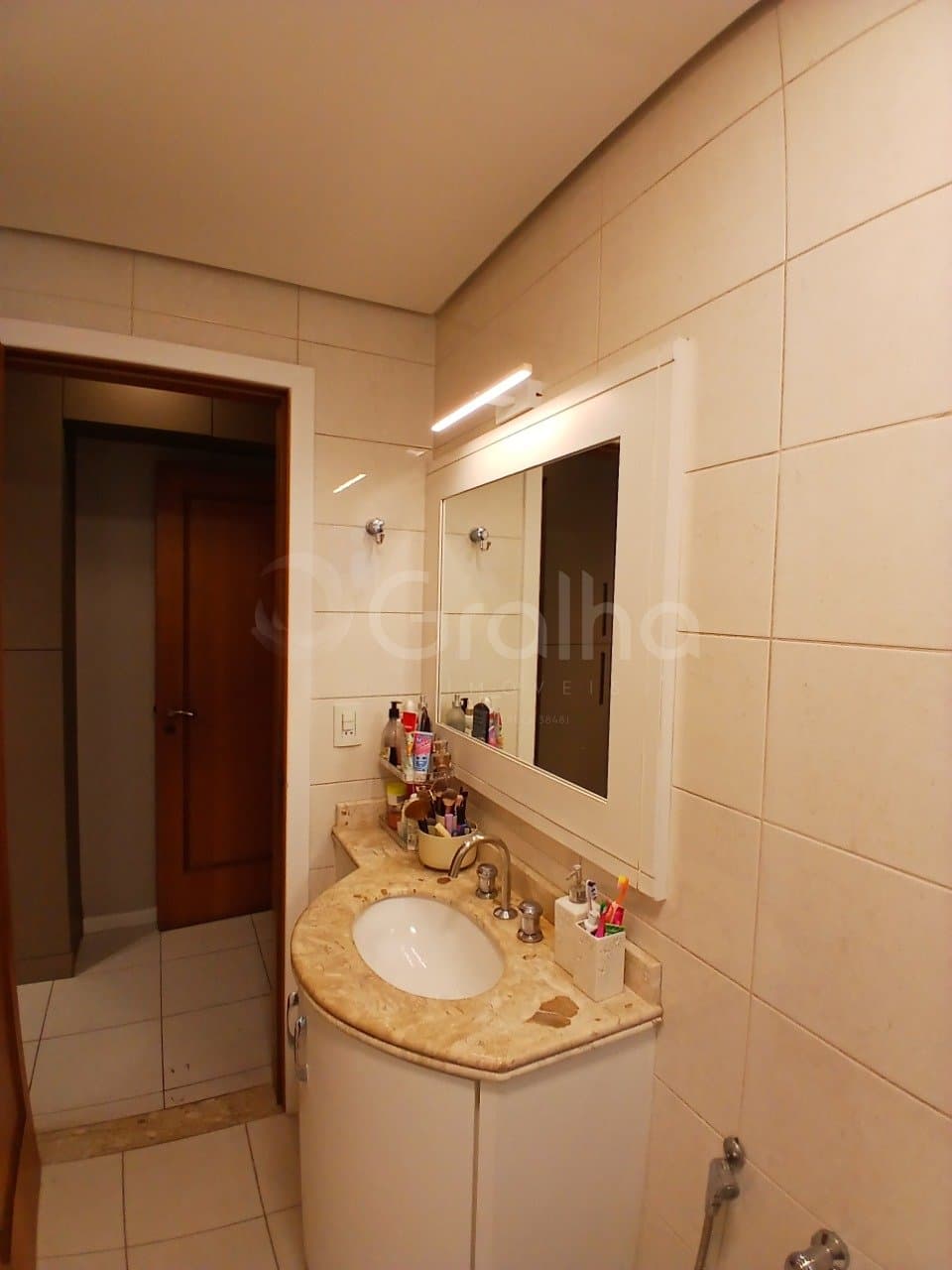 4zc04a-i9qZAA_4067169025aca9eaf1.jpg