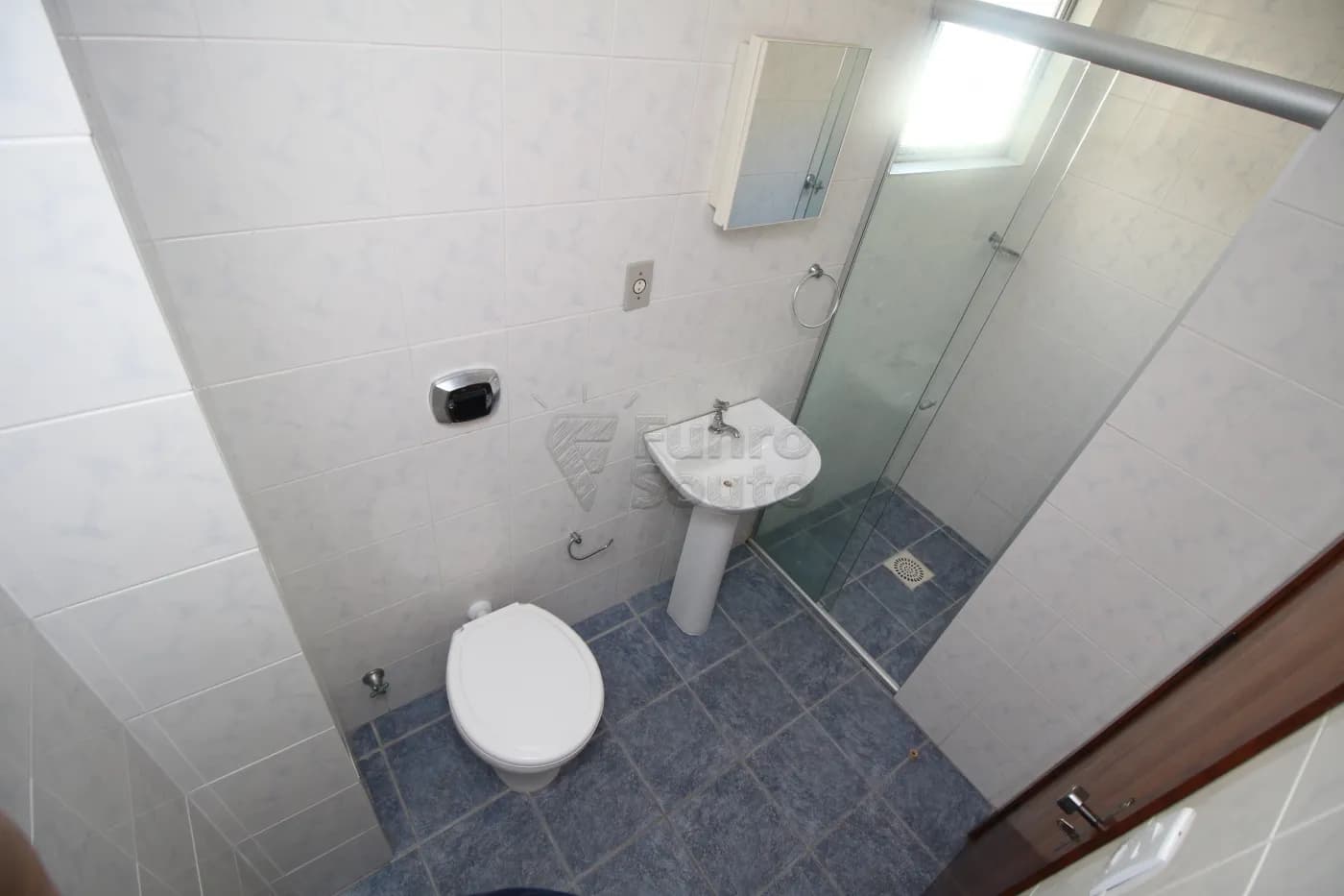 53zgg-banheiro.webp