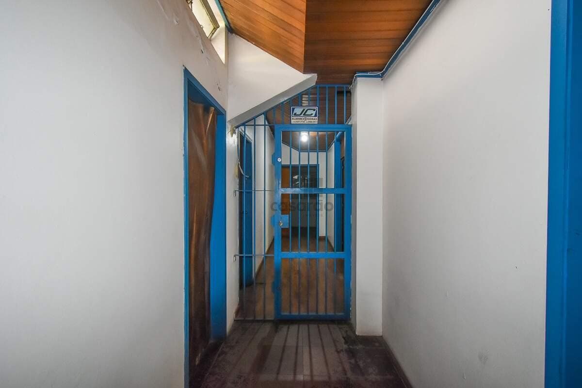 68x9it-sala-no-centro-circulacao.jpg