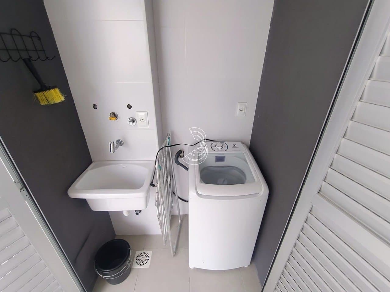 6f9wj-i8xd8N_192486a15a3a98e5f6.jpg