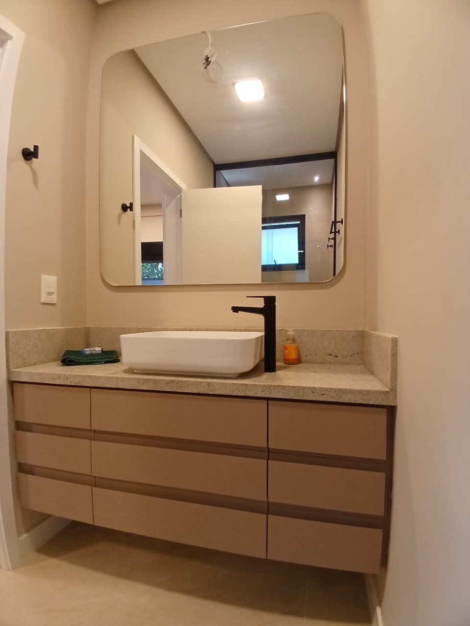 6vvv9f-iV72zOk8a_379616807f4516c7d8.jpg