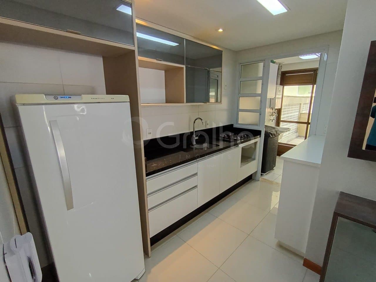6ziv3a-iF7988Mup_41989698e086f3488f.jpg