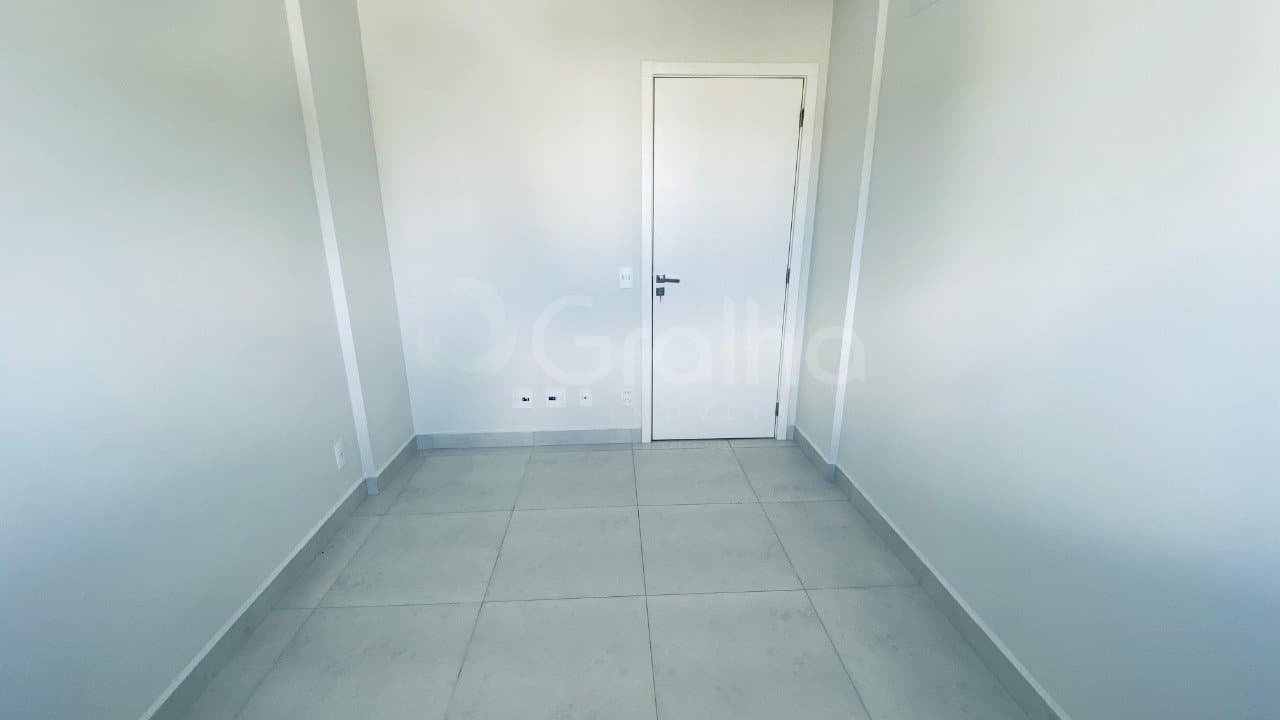 712uxp-iR2snbJ2R762UCb18O7_1576068fa7a6d57910.jpg