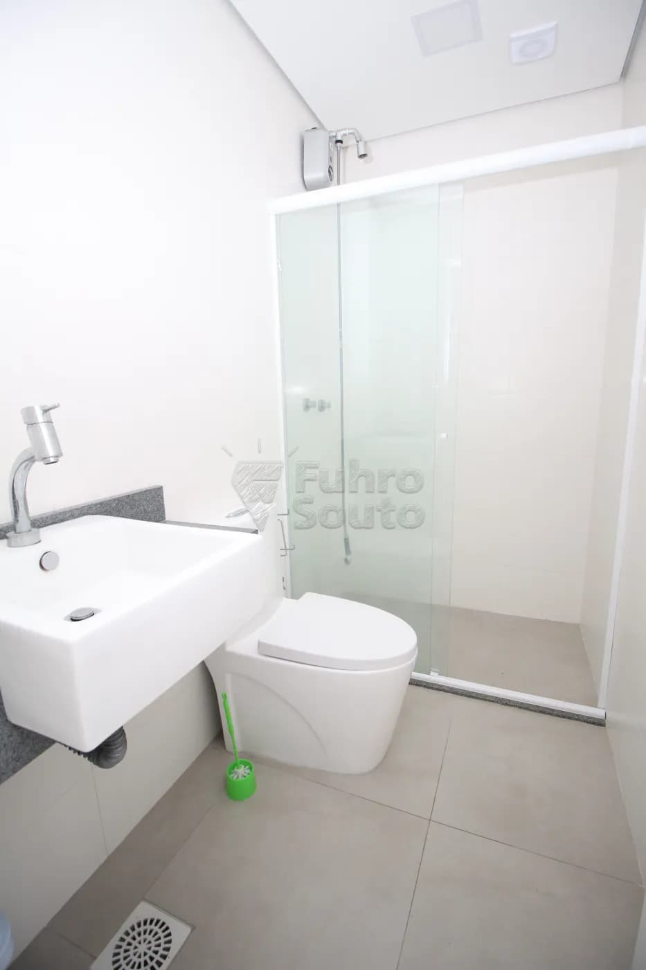 73sj4-banheiro.webp