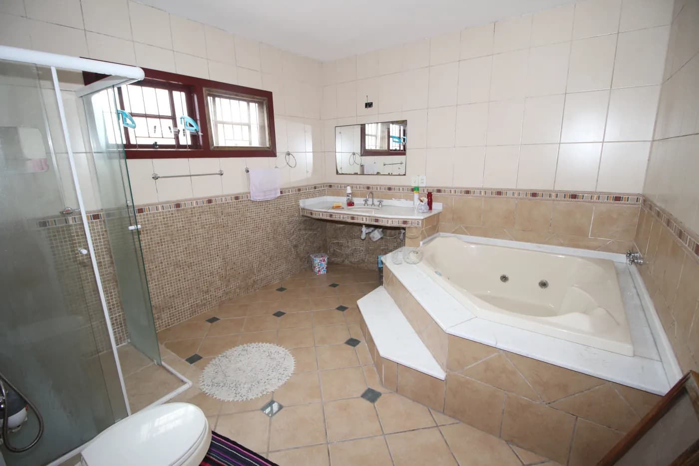 77l388-banheiro-suite.webp