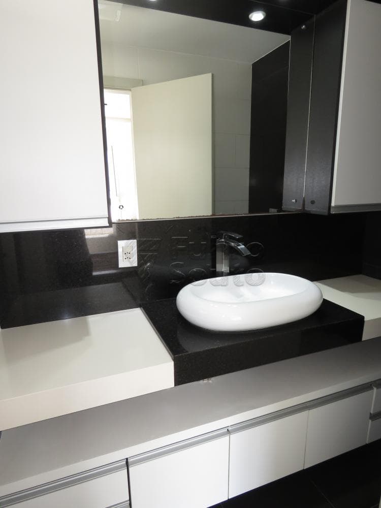 78lirj-banheiro-suite.jpg