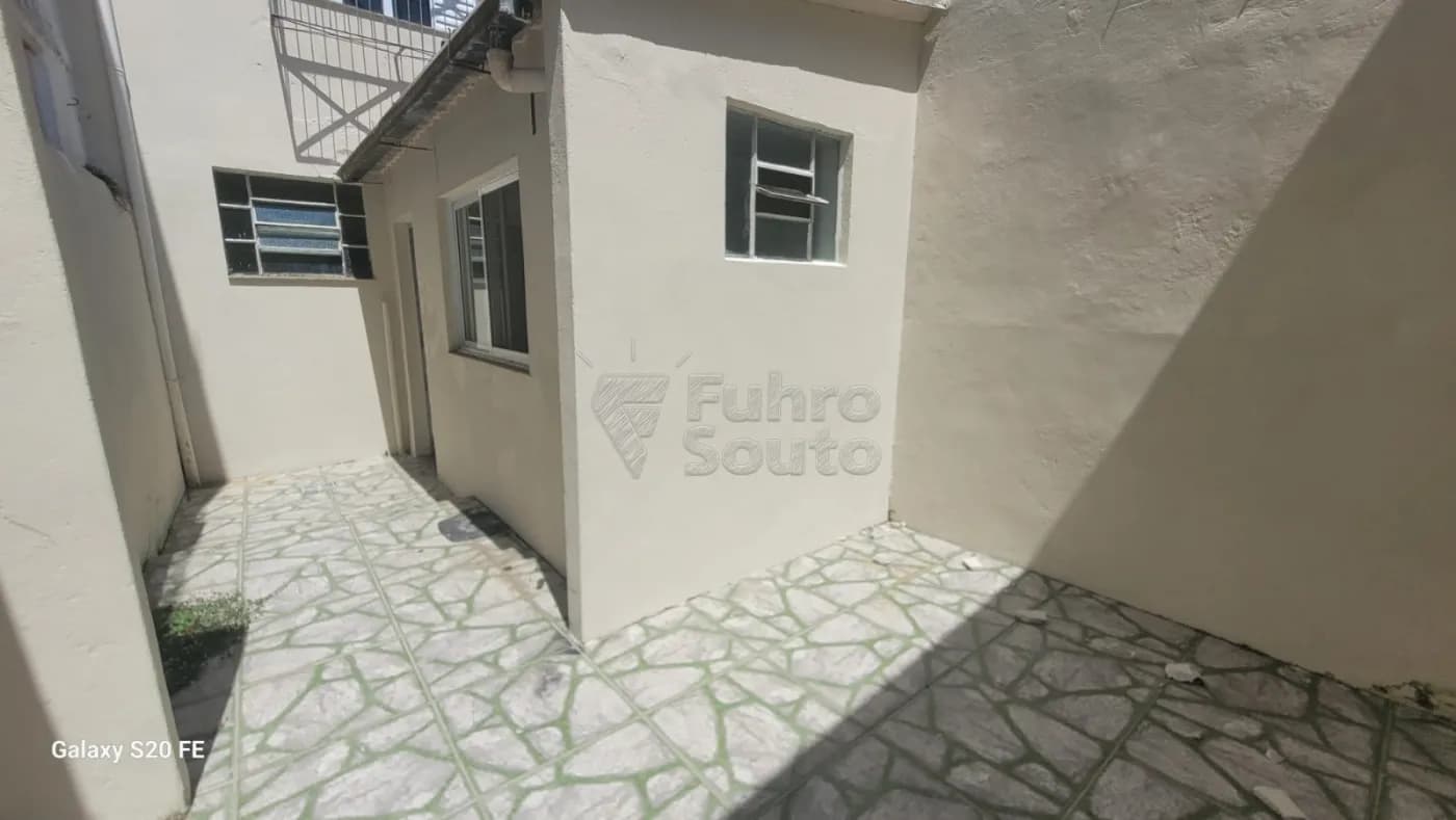 7b2ecf-patio.webp