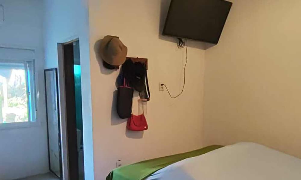 7bbe2d20-1014-4a5d-bba6-49cb1f56ec27.jpg
