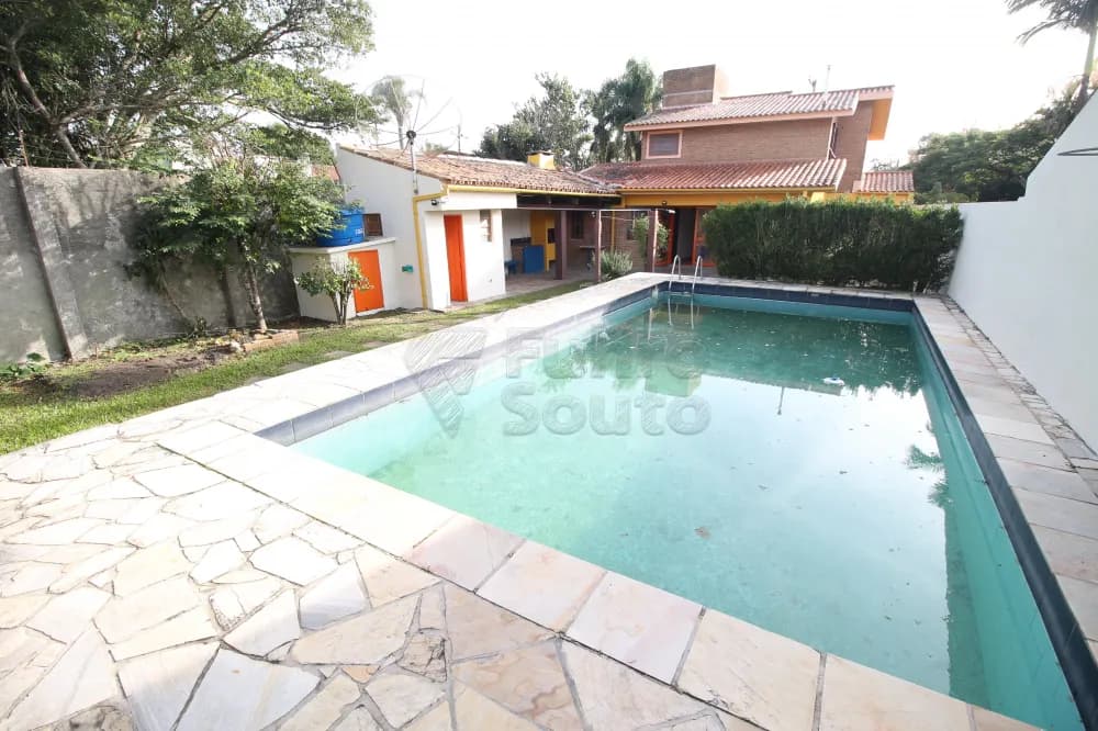7r1isb-piscina.webp