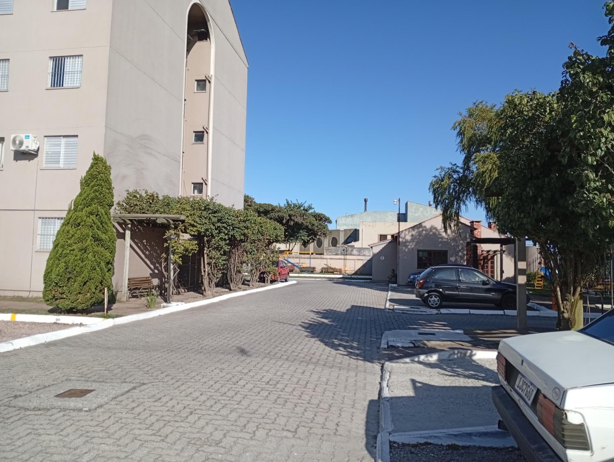 7zoul9-img-221568825