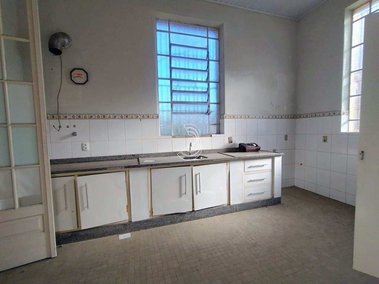 8bx75i-iso48O2KQOV8j5s75_1912569fcd618bcae5.jpg