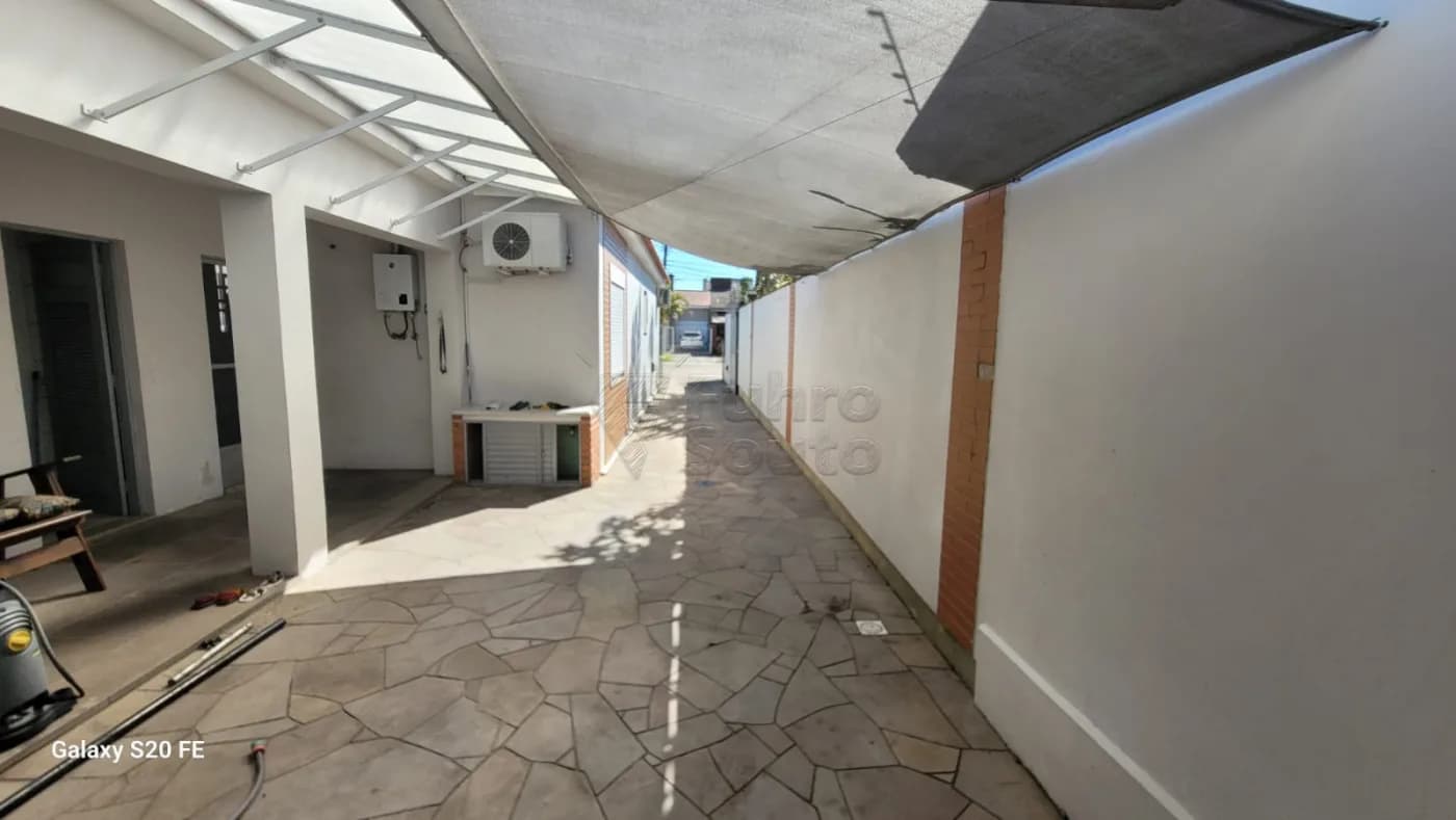 8mbu3kh-patio.webp