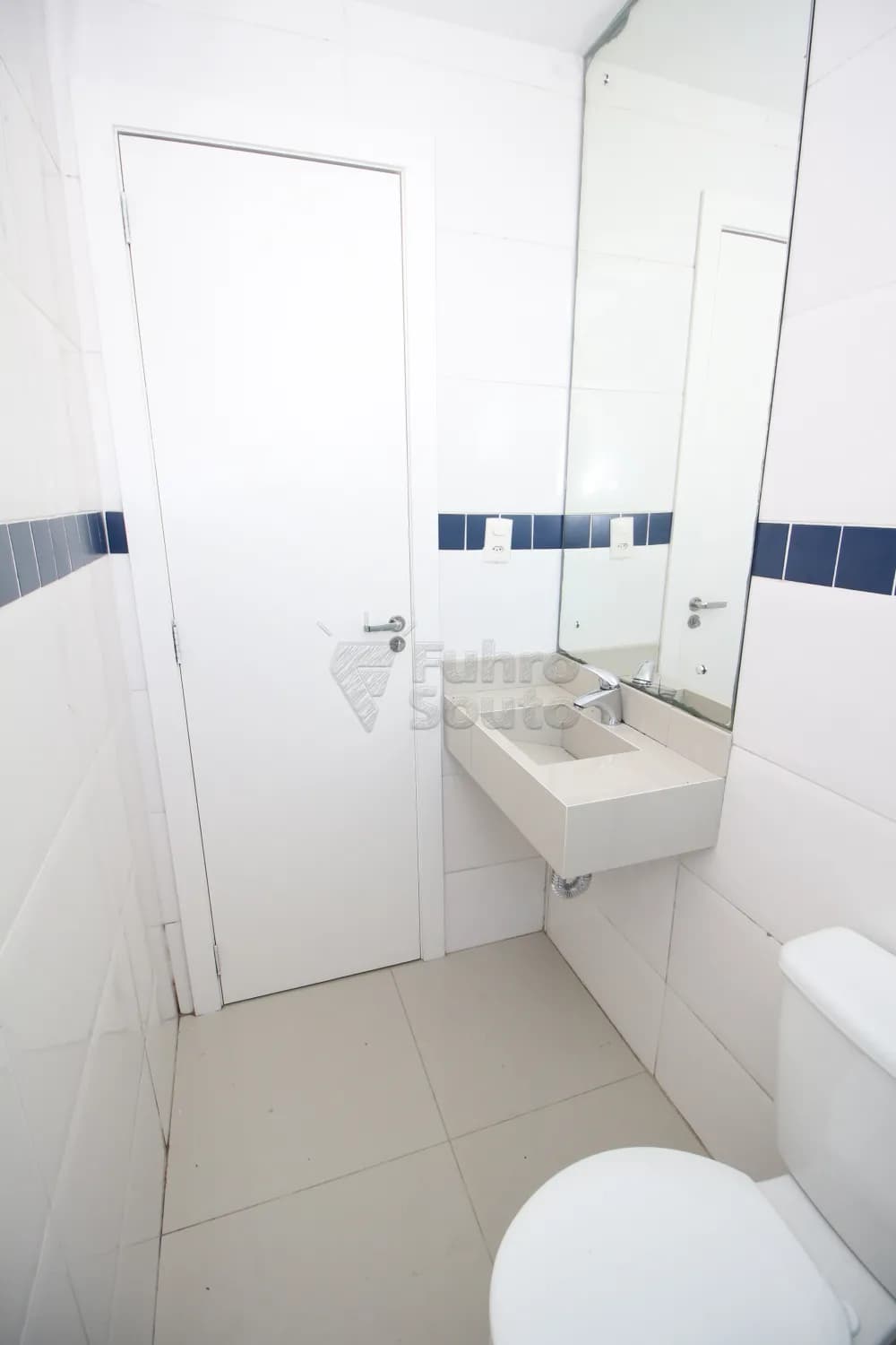 8omx0s-banheiro-suite.webp