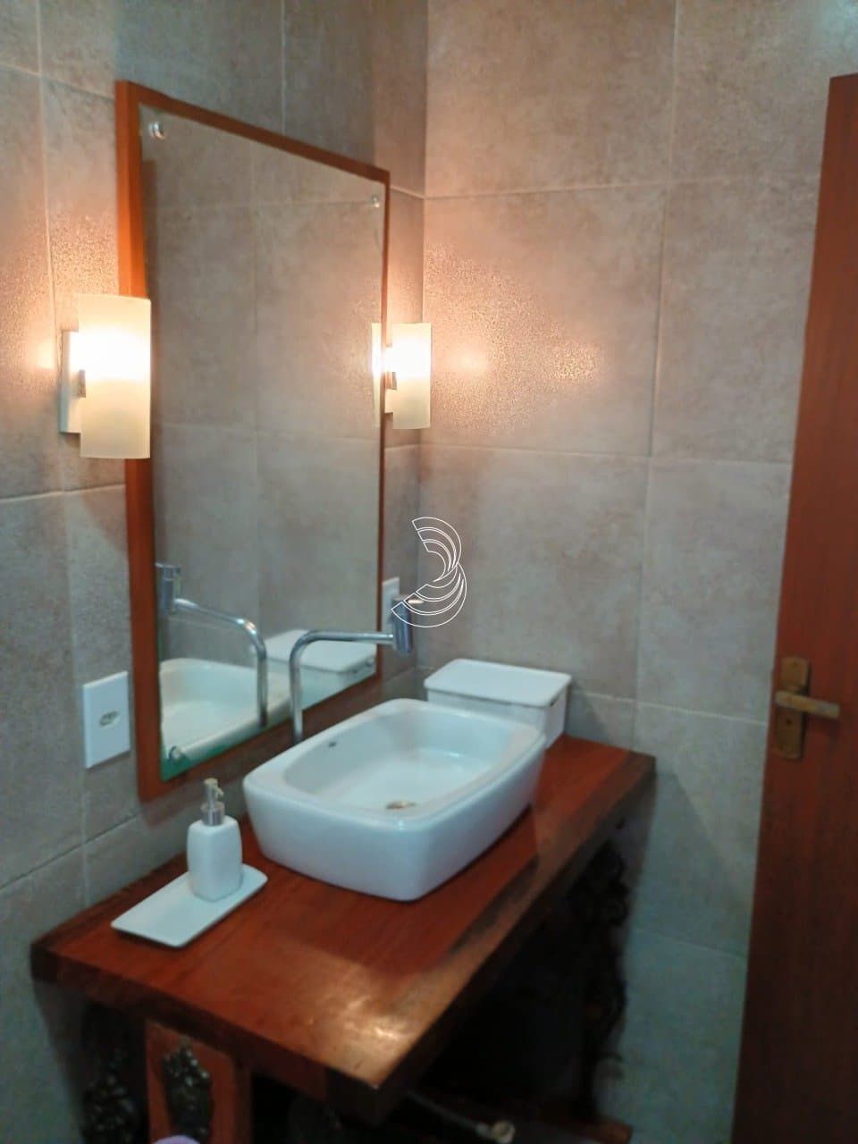 8t56xc-i1AY1o34634_1896669d309bc1137d.jpg