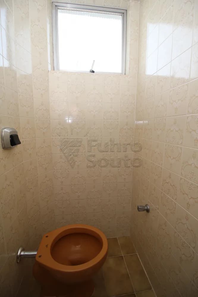 8x3hdv-banheiro.webp