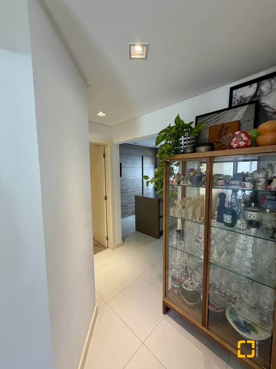 90tuy-i9K6HIn165LV_5946569f0f0828cd24.jpg