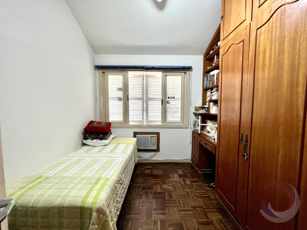 9c5mdq-i62wTO_1339365d89f3b9035b.jpg