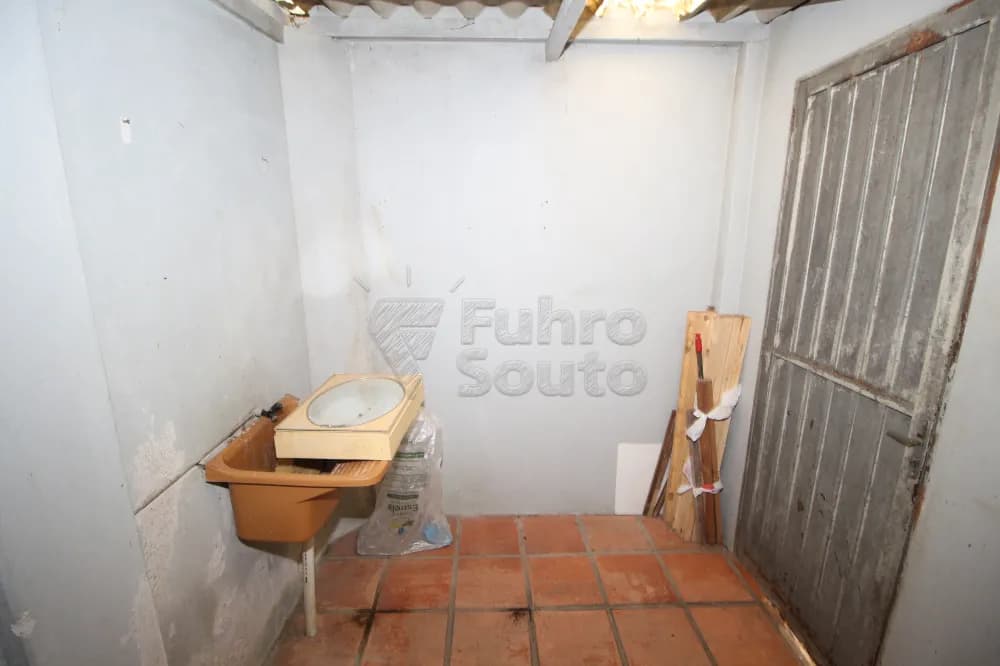 9uwdf8-banheiro-aux.webp