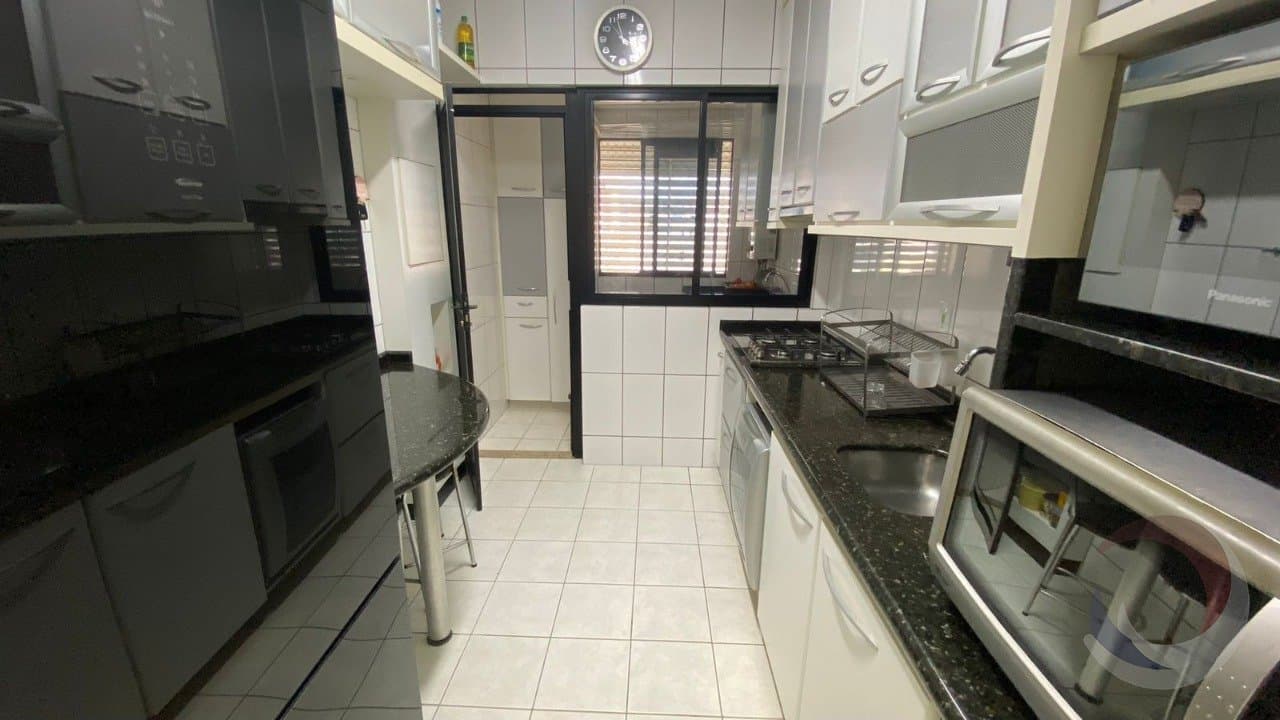 a4sm5f-iuk40_263616328c20c72be3.jpg