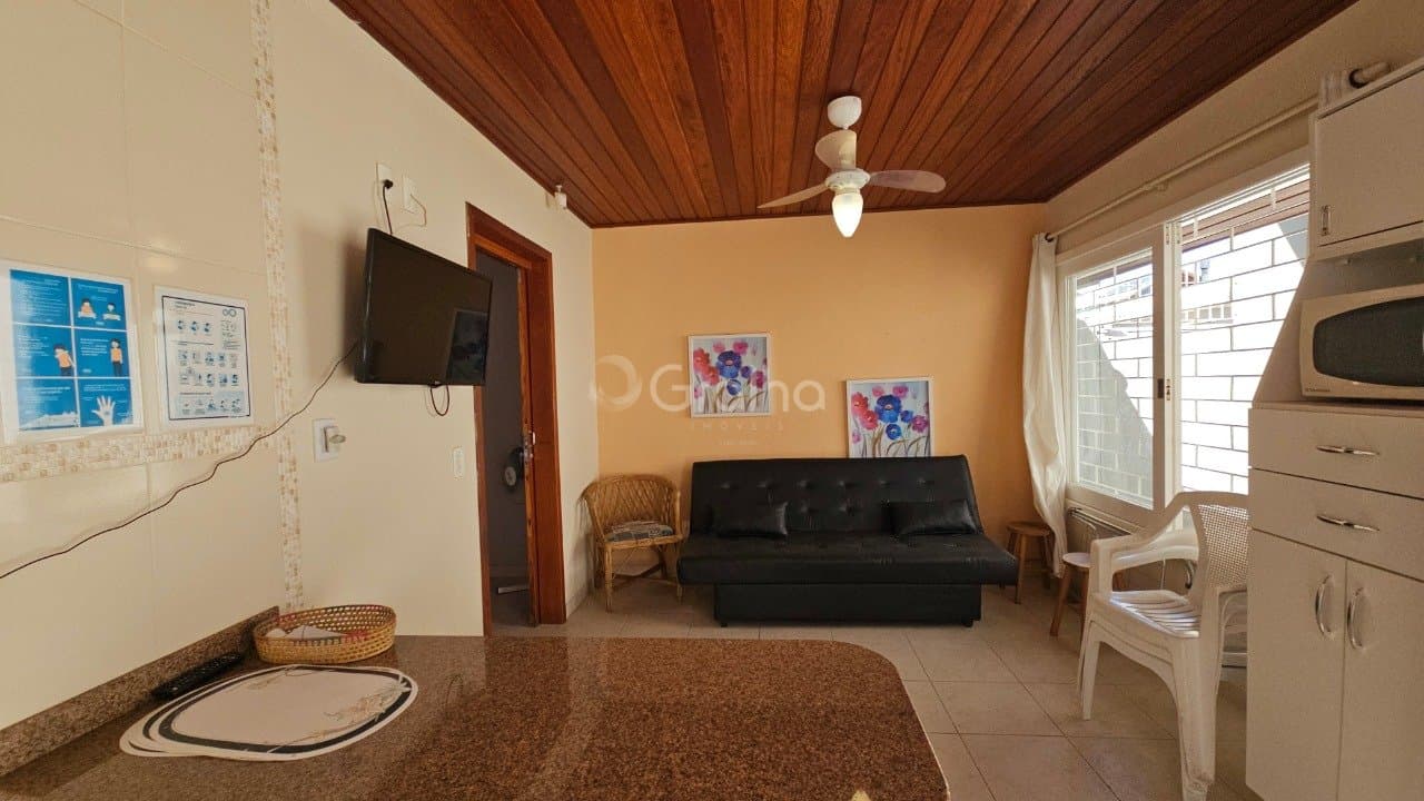 aab82q-iR9E683sycC5mlH9Fj6_38388682f24368824b.jpg