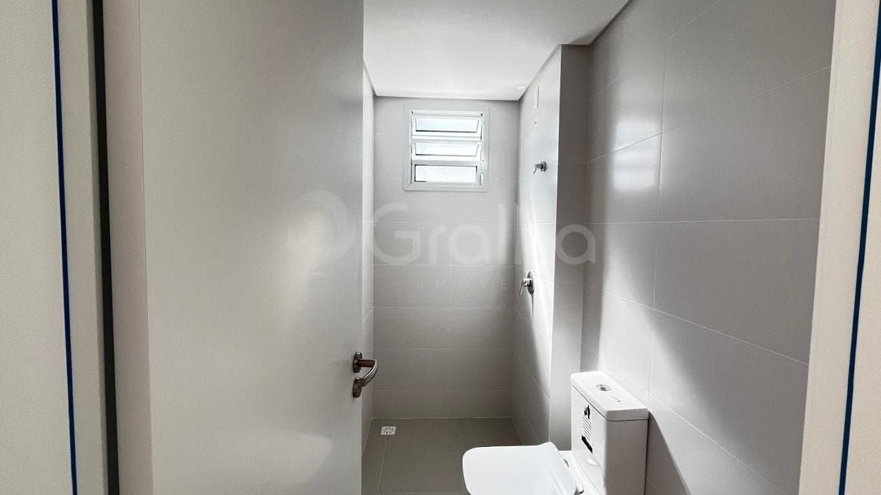 aaocm-i23t54497w8692X7_434376a14b0f2b6c83.jpg