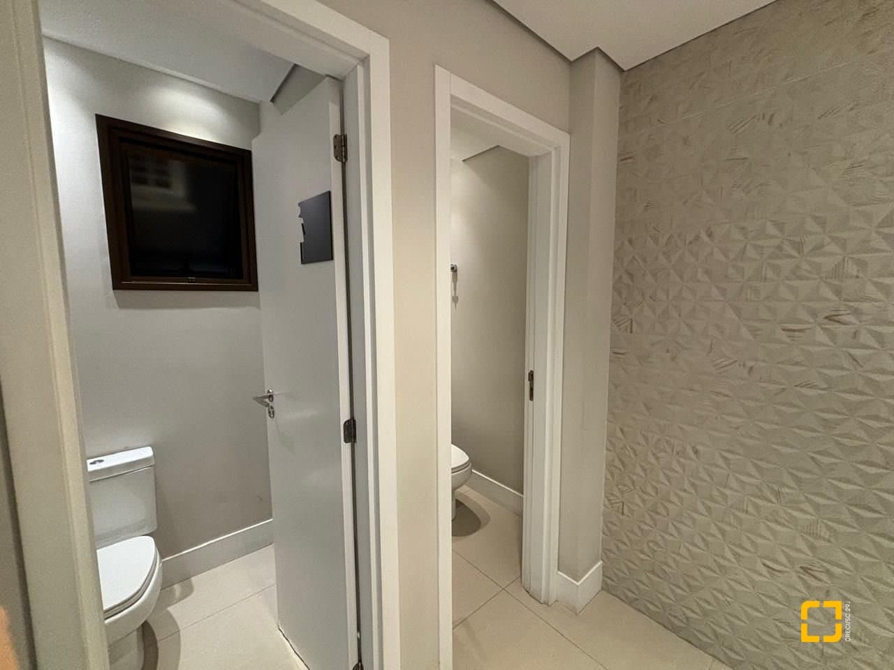 agen6d-inq725m4_595956a15f170d5984.jpg