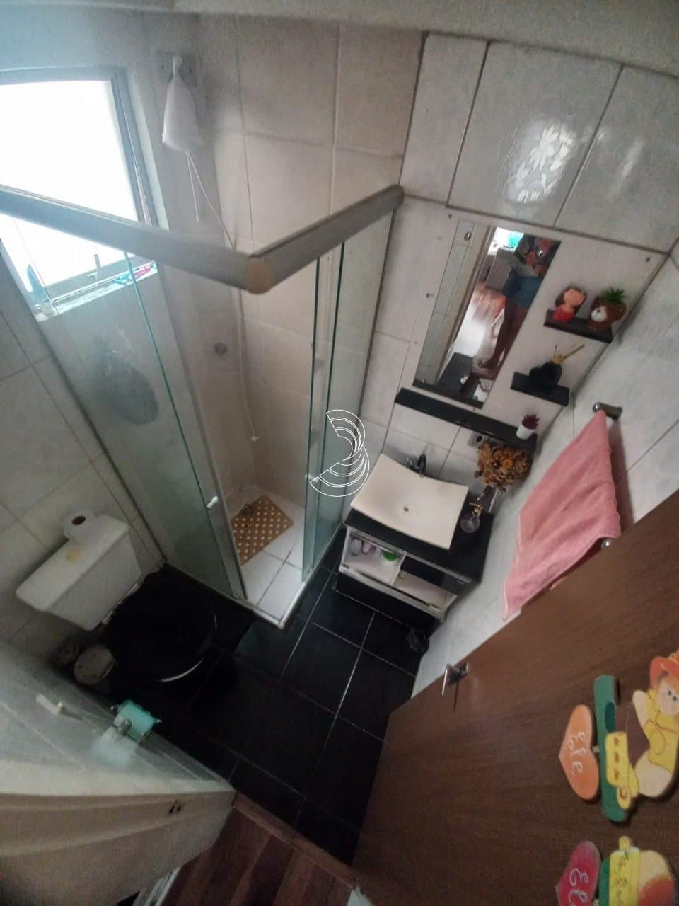 ah36n-i589o8_18701698a2d28e414f.jpg