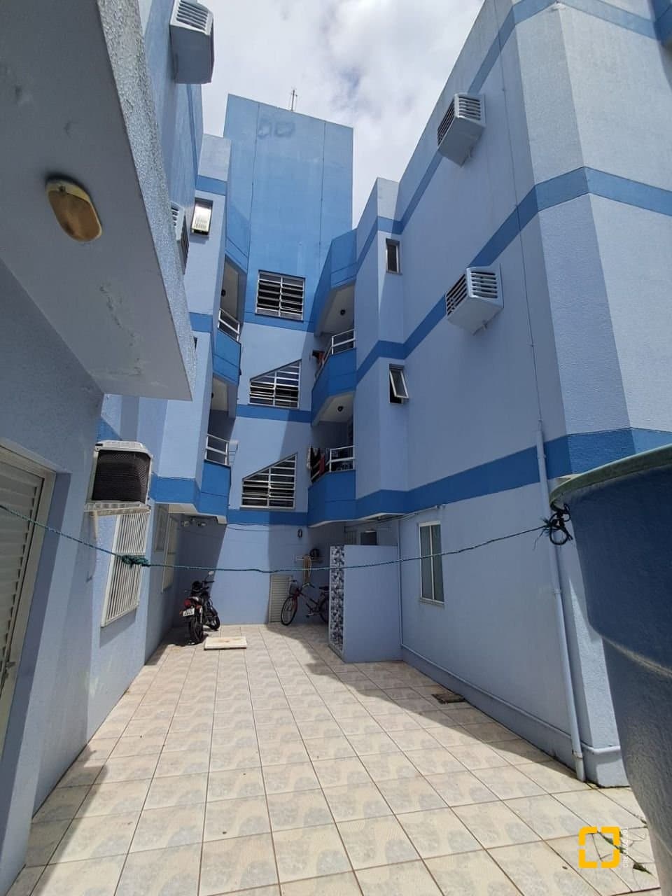 aomraj-iX1J72_5087967324a3073671.jpg