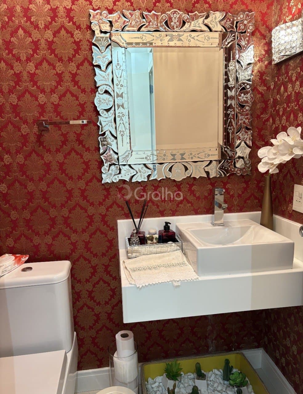 aqetpj-i8D1qi_37971680bd652bb204.jpg