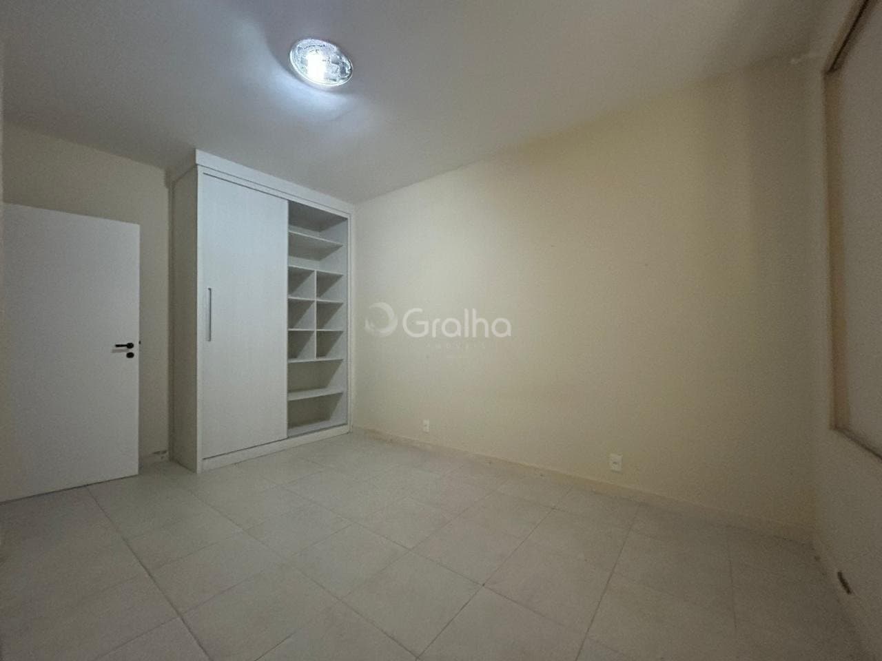 axroor-i361n9W9vmo6_392186877f90cbfb8a.jpg