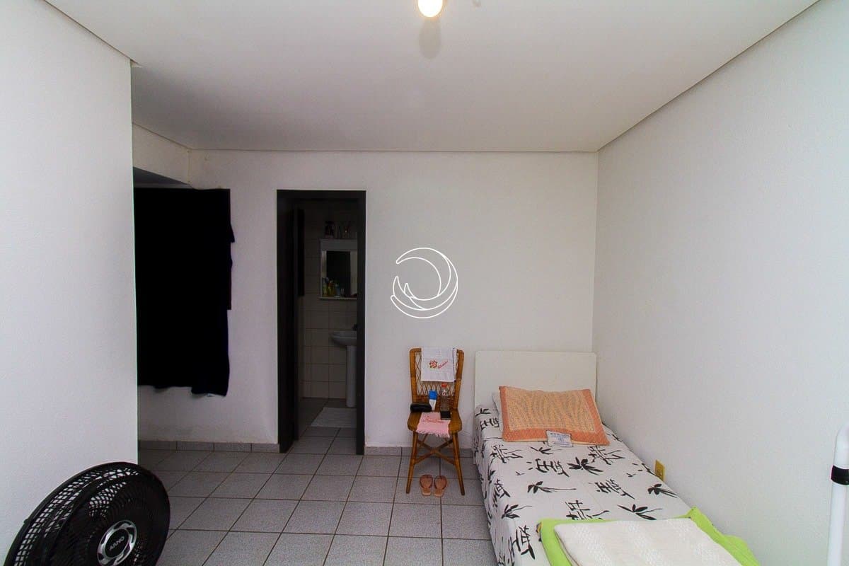 azkpdr-i8D28cw_2061260a2591f637b2.jpg