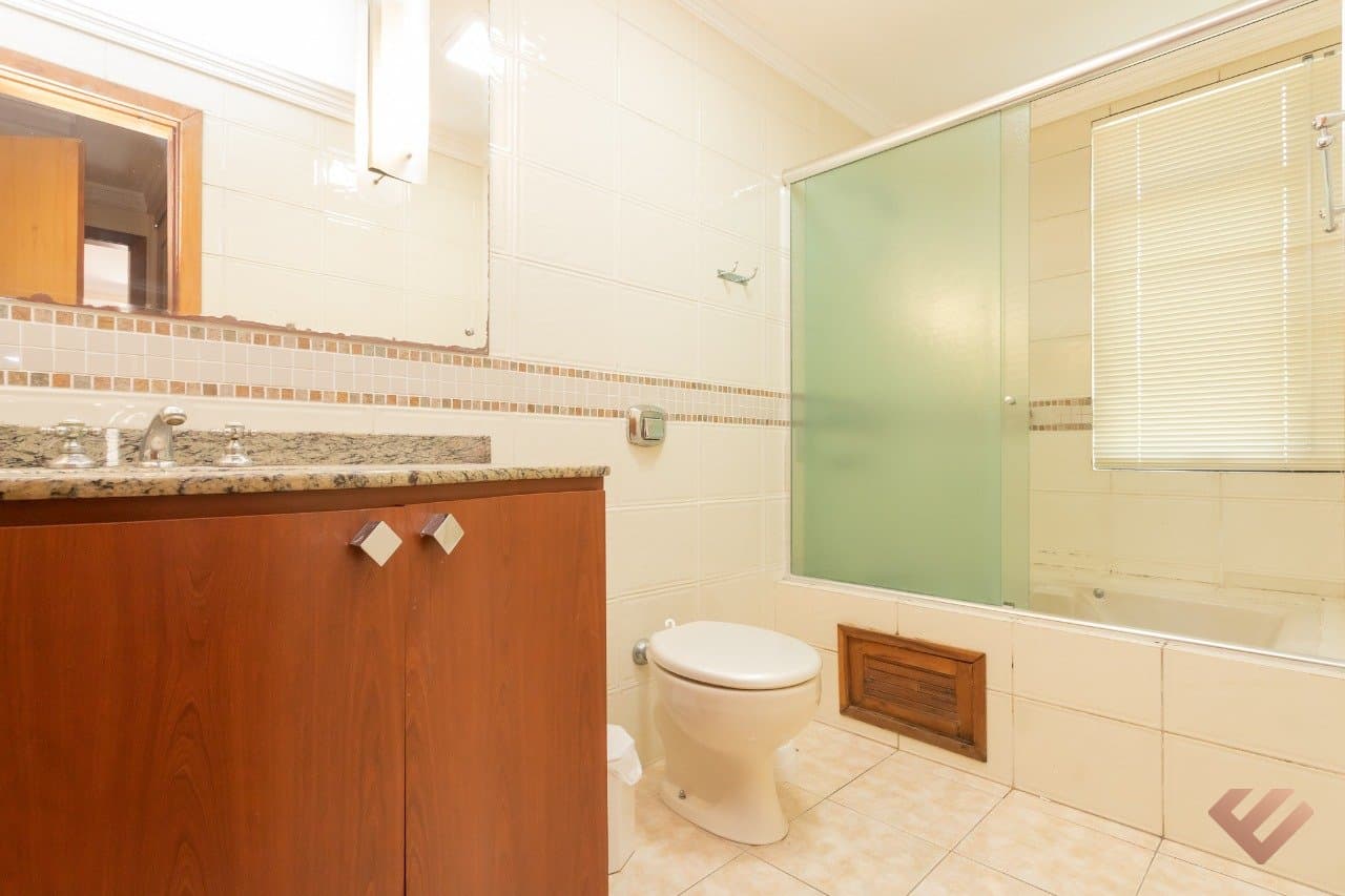 bn51gb-iA7h2d1N5yyHrb2Q4ru2_193167d4639391fba.jpg