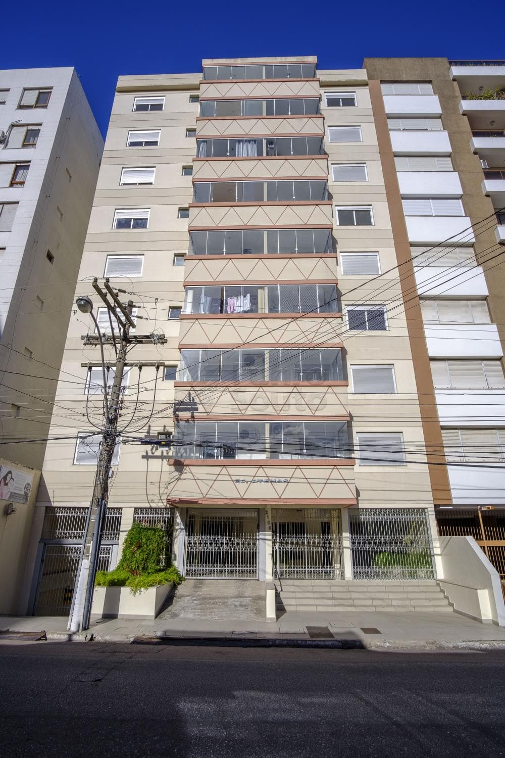 bt4ed4-fachada.jpg