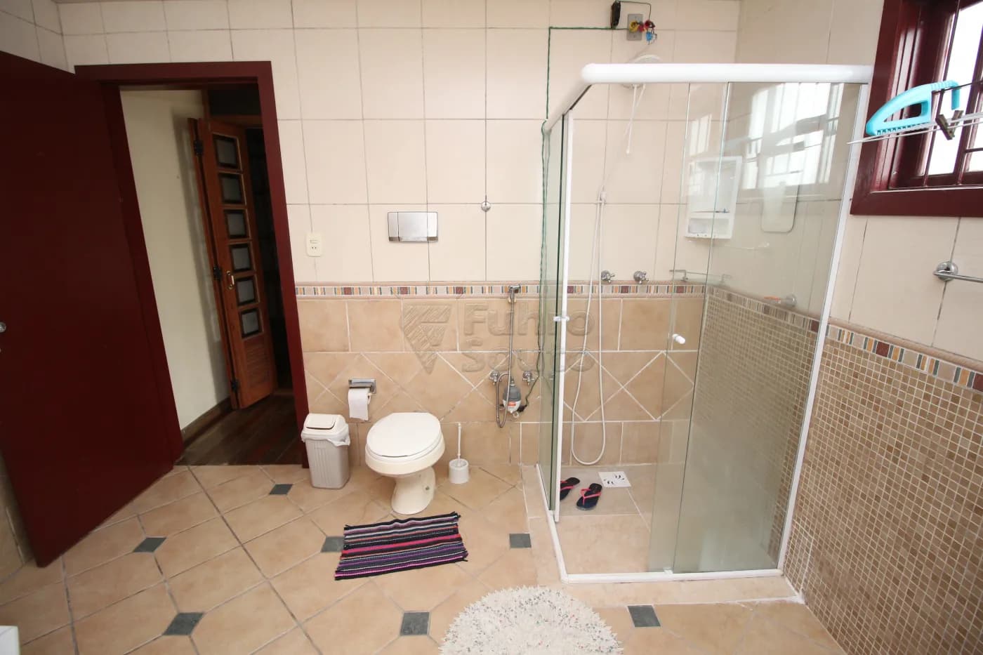 bvh4vb-banheiro-suite.webp