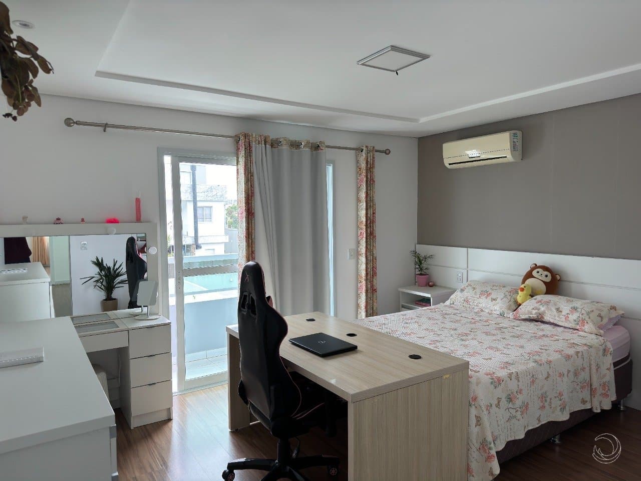 bxo74f-i16SjIXgEP8wC593N_217786616dff6ec01a.jpg