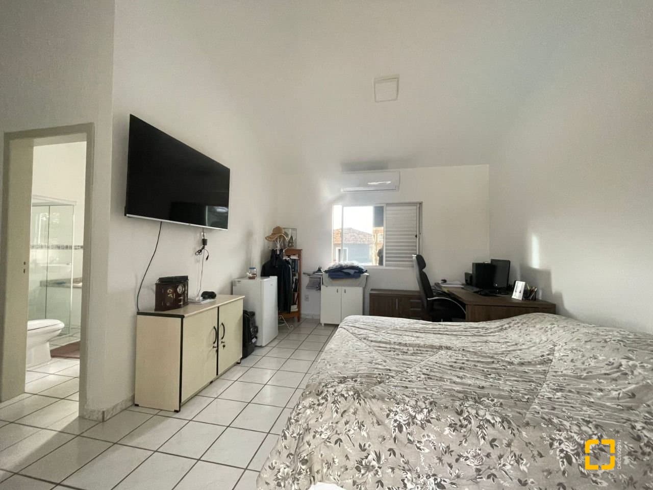 byw58n-i1TVlrATf92L_557836850518928556.jpg