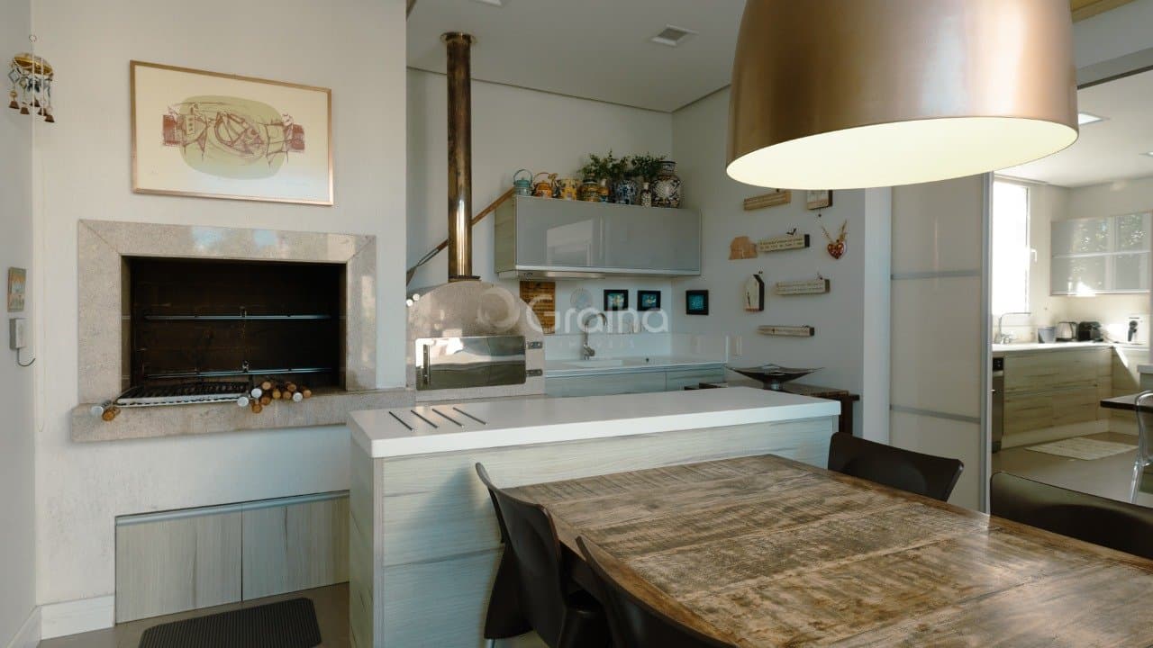 bzzkp9-i335aS6v35U8d8B49_34500680a4428425bf.jpg